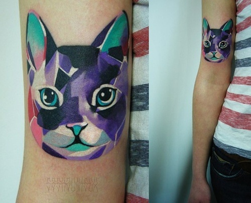 Фиолетовая голова кошки
