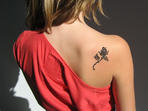 Татуировка черной розы