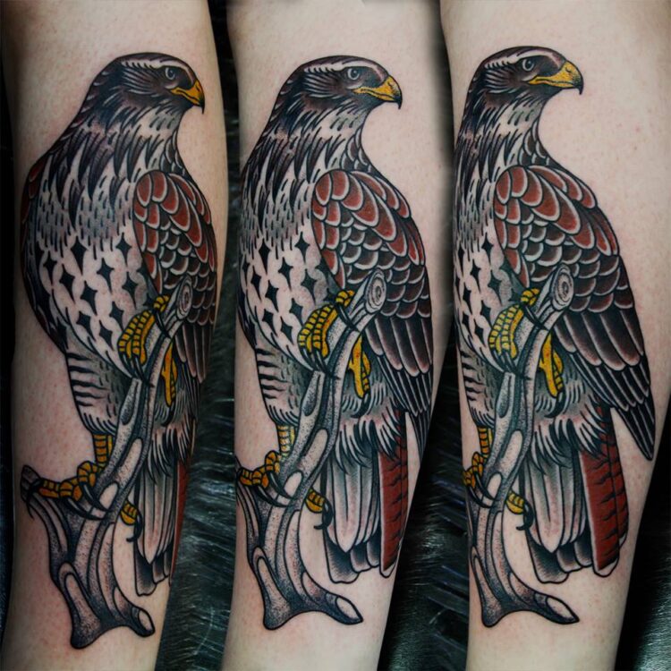 Красивая татуировка орла