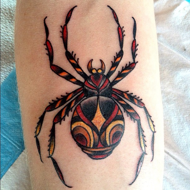 Красивая татуировка паука