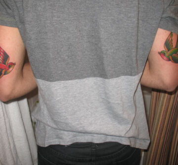 Татуировки ласточек на руках