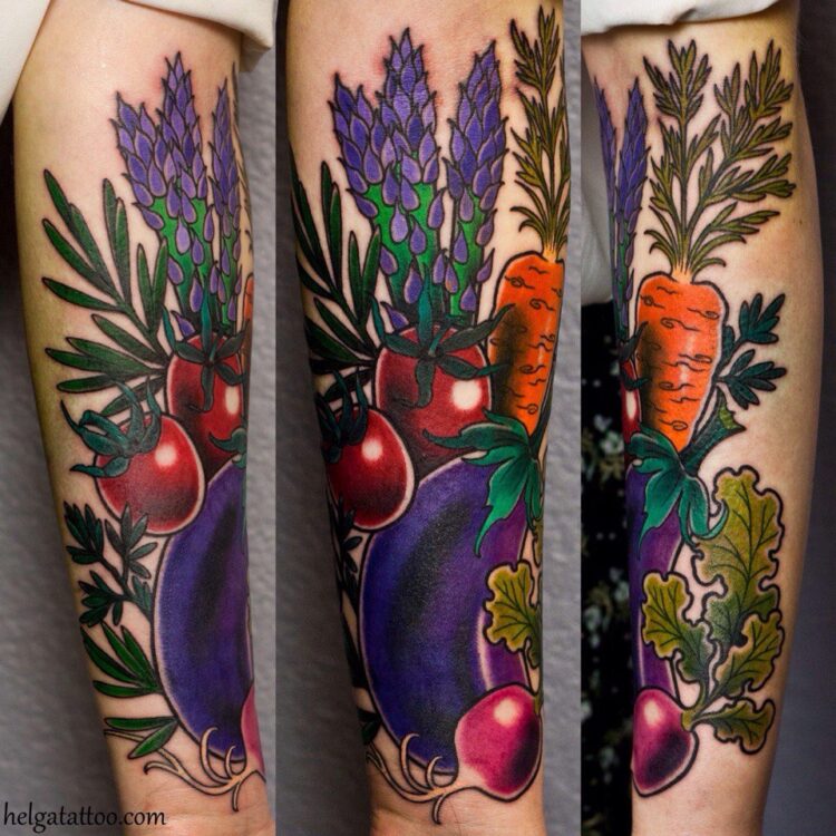 Овощная татуировка на руке