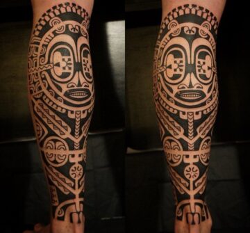 Полинезийская тату на ноге