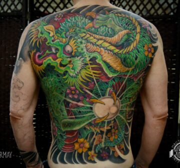 Японская тату с зеленым драконом во всю спину
