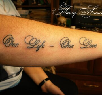 Надпись One Life - One Love