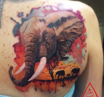 Слон в стиле акварель на спине