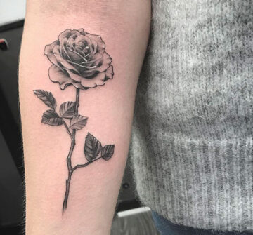 Значение тату роза: красота цветов с глубоким символизмом