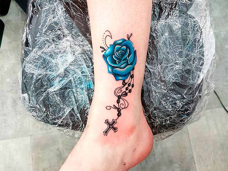 Значение татуировки роза