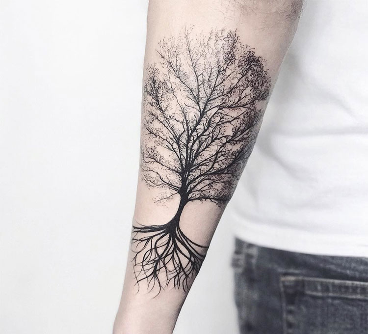 Дерево жизни, мужская тату на предплечье