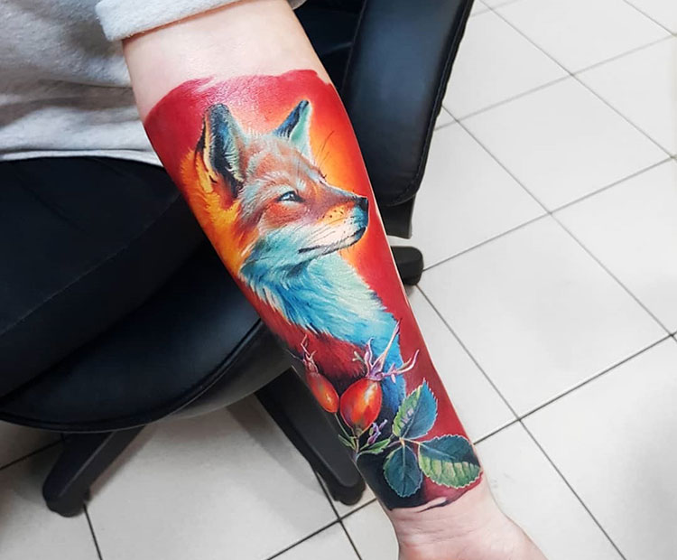 Рыжая лисица, реалистичная тату на руке