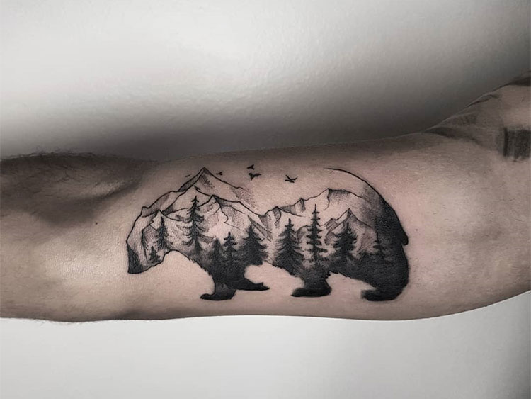 Абстрактный медведь, мужская тату на руке