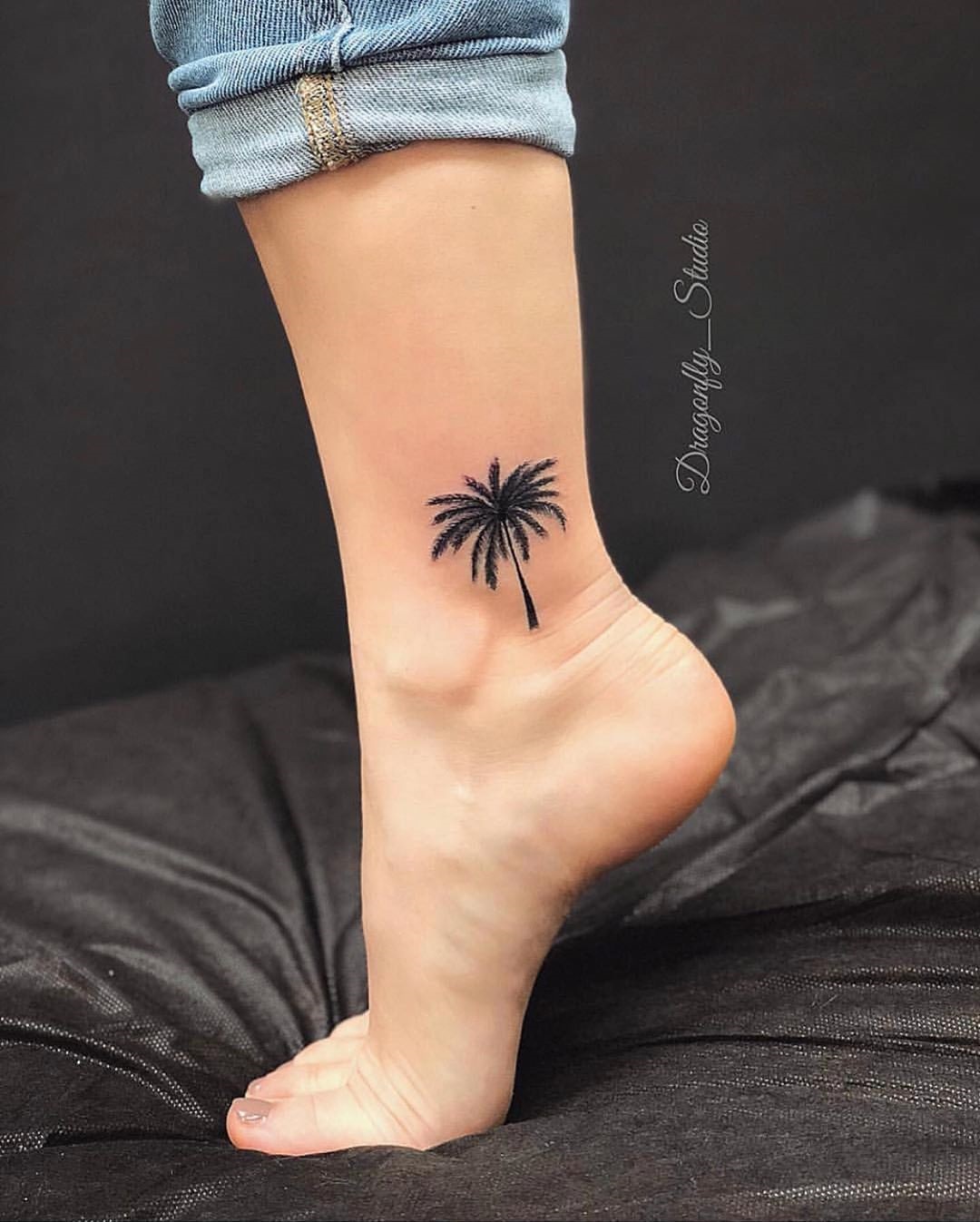 Татуировка с изображением пальмы: значение и фото