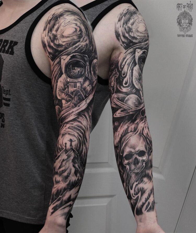 Черно-серый космический рукав, мужская тату