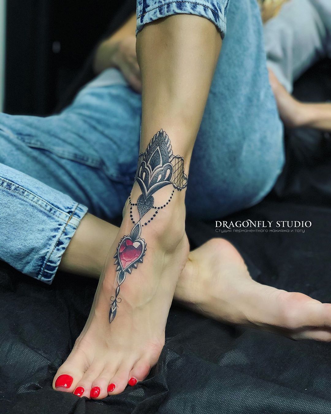 Татуировки на ноге в виде браслета