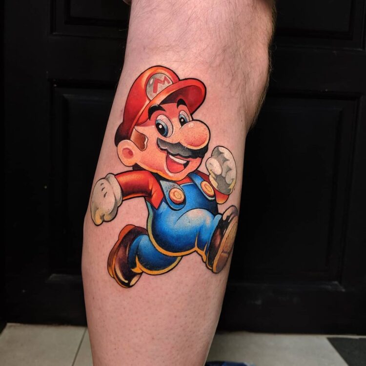 Марио, тату на голени у парня