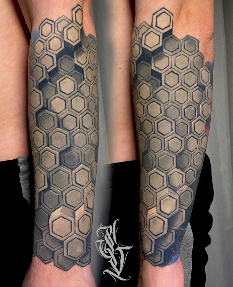 Tattoo • Значение тату: пчелиные соты