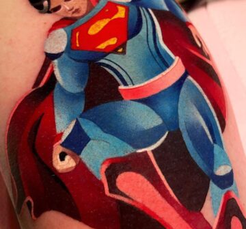 Супермен, тату на ноге