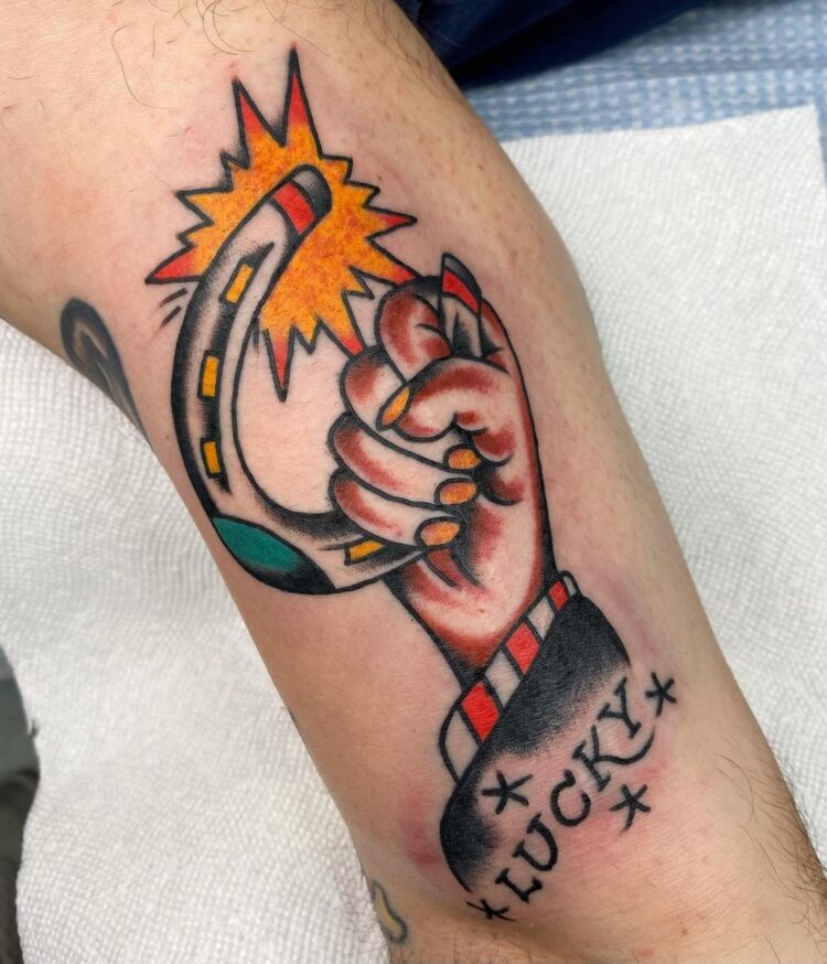 Подкова в руке и надпись Lucky